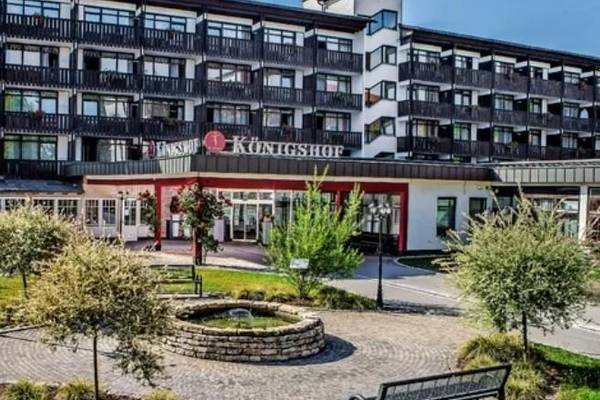 Johannesbad Hotel Königshof, Bad Füssing, Eingangsfront