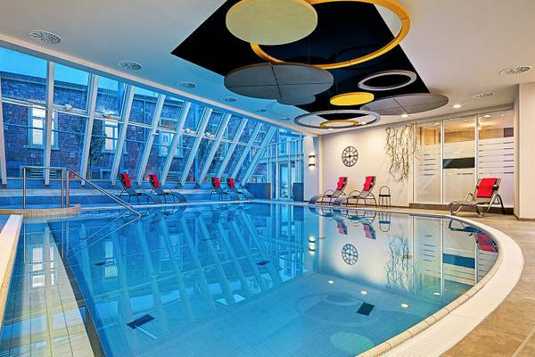 Deutschland, Bad Kissingen, Kaiserhof Victoria, Pool