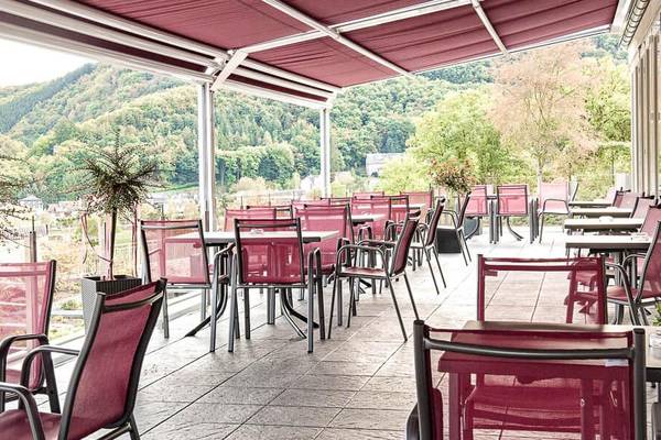 Deutschland, Loef, Parkhotel Kraehennest, Terrasse